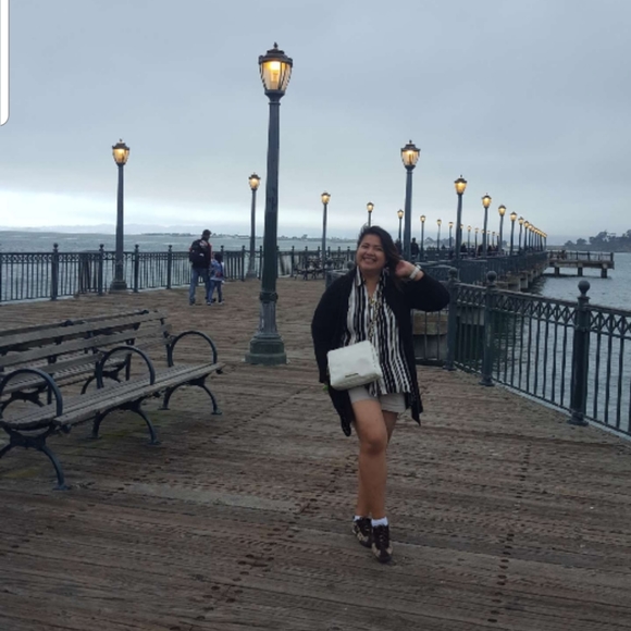 Meet your Posher, Lyn - Picture 2 of 5